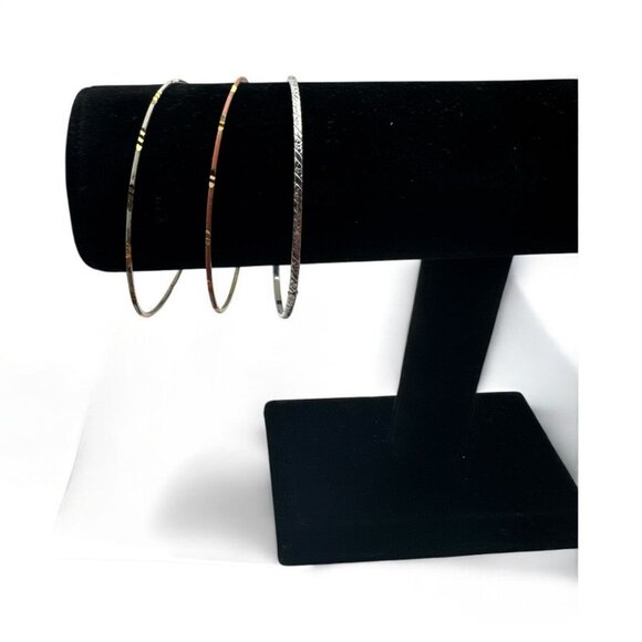 Set Of 3 Thin Metal Bangles With Mixed Patterns & Finishes - Picture 2 of 5